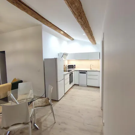 Le Voltaire * سُت