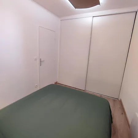 Le Voltaire * سُت